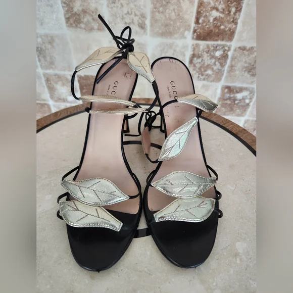 GUCCI ゴールド オープントゥサンダル GUCCI ゴールド オープントゥサンダル GUCCI ゴールド オープン